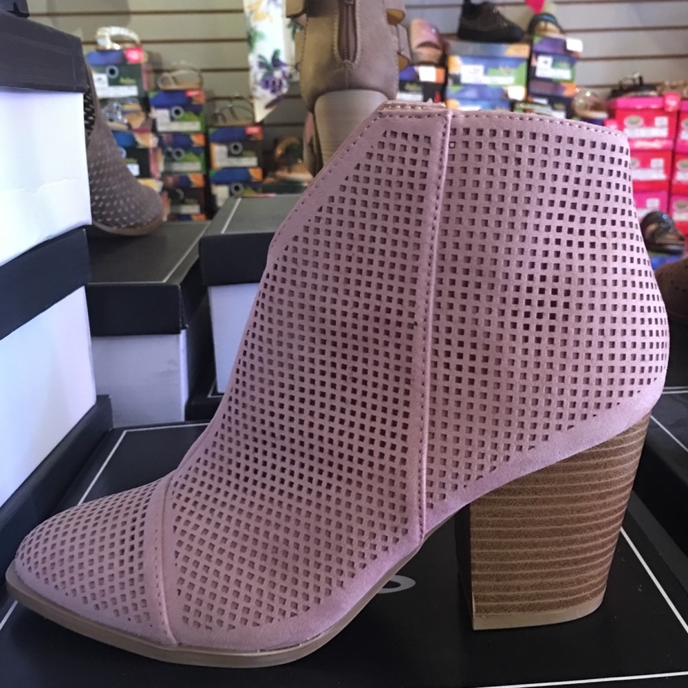 Last 1! Qupid Desert Rose Perforated BOOTIE - Picture 5 of 8